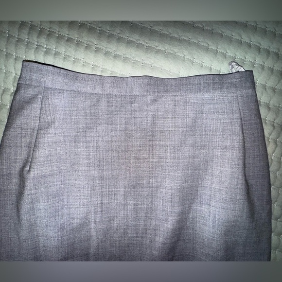 BURBERRY vintage Gray Women's pencil Skirt. Made in Italy!  Size I 40/US 4 VGUC - Picture 11 of 13